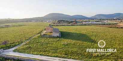 Real Estates picture 3 Ref. 53013